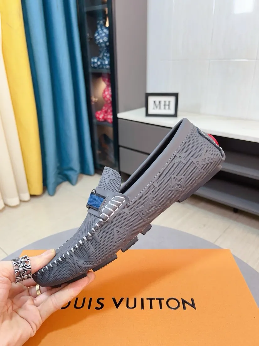Men's men's shoes💰400🌹🌹[LV Louis Vuitton] New men's beanie shoes💝💝.. Top-grade imported cowhide embossed➕Comfortable leather lining. It is extremely skin-friendly and comfortable, feels very delicate, and the shape is very correct! Perfectly reflects the three-dimensional sense, code number: 38-44